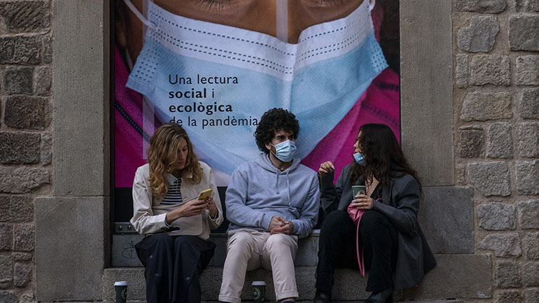 Για πρόκληση σωματικών βλαβών κατηγορείται Ισπανός που μετέδωσε τον κορωνοϊό σε 22 ανθρώπους